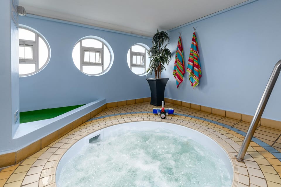 Hot tub