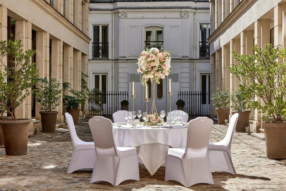 Banquet hall