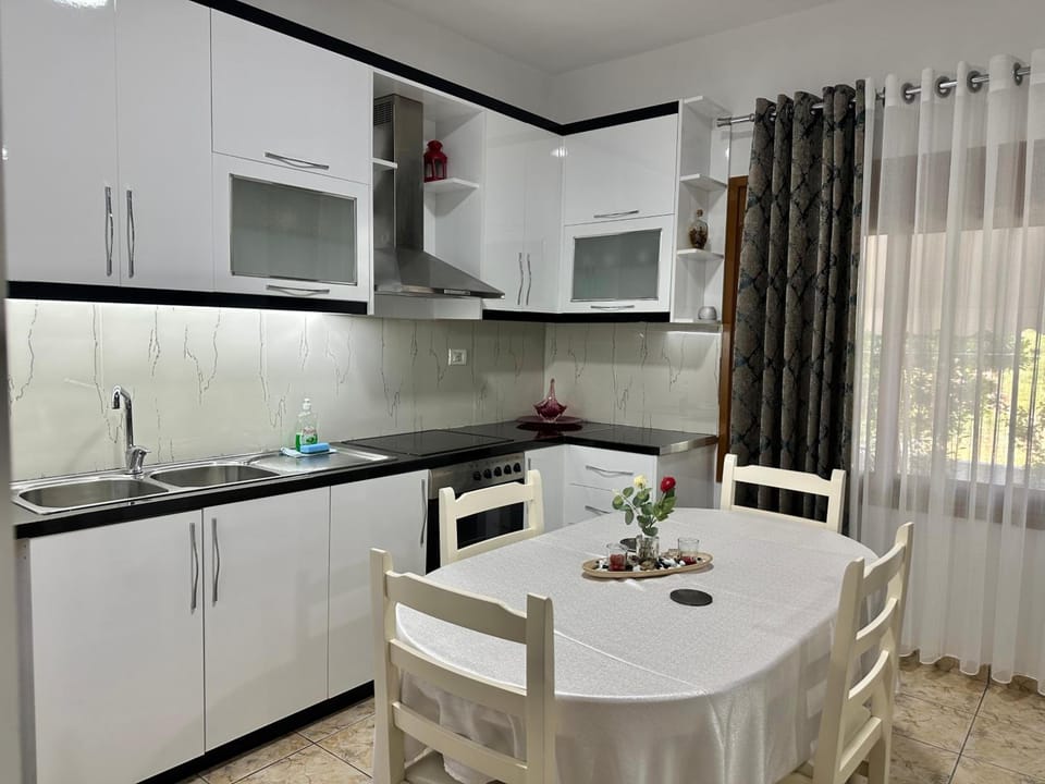 Vila Renato Apartment hotel in Ksamil