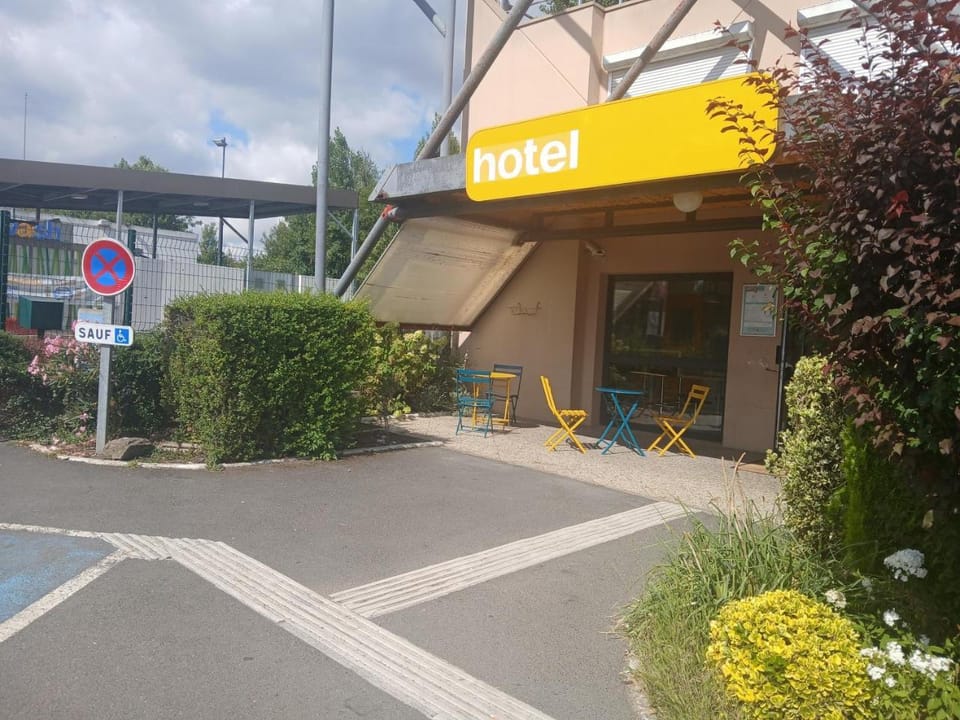 Unisotel Valenciennes EX-hotel F1 Hotel in Hauts-de-France