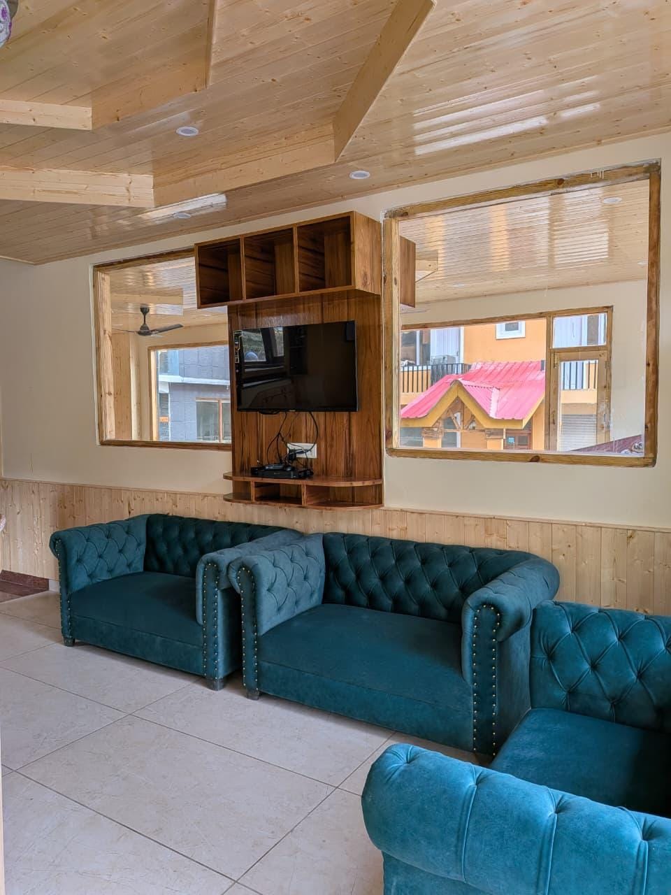 The Glacier Inn By Modis Hotel in Manali