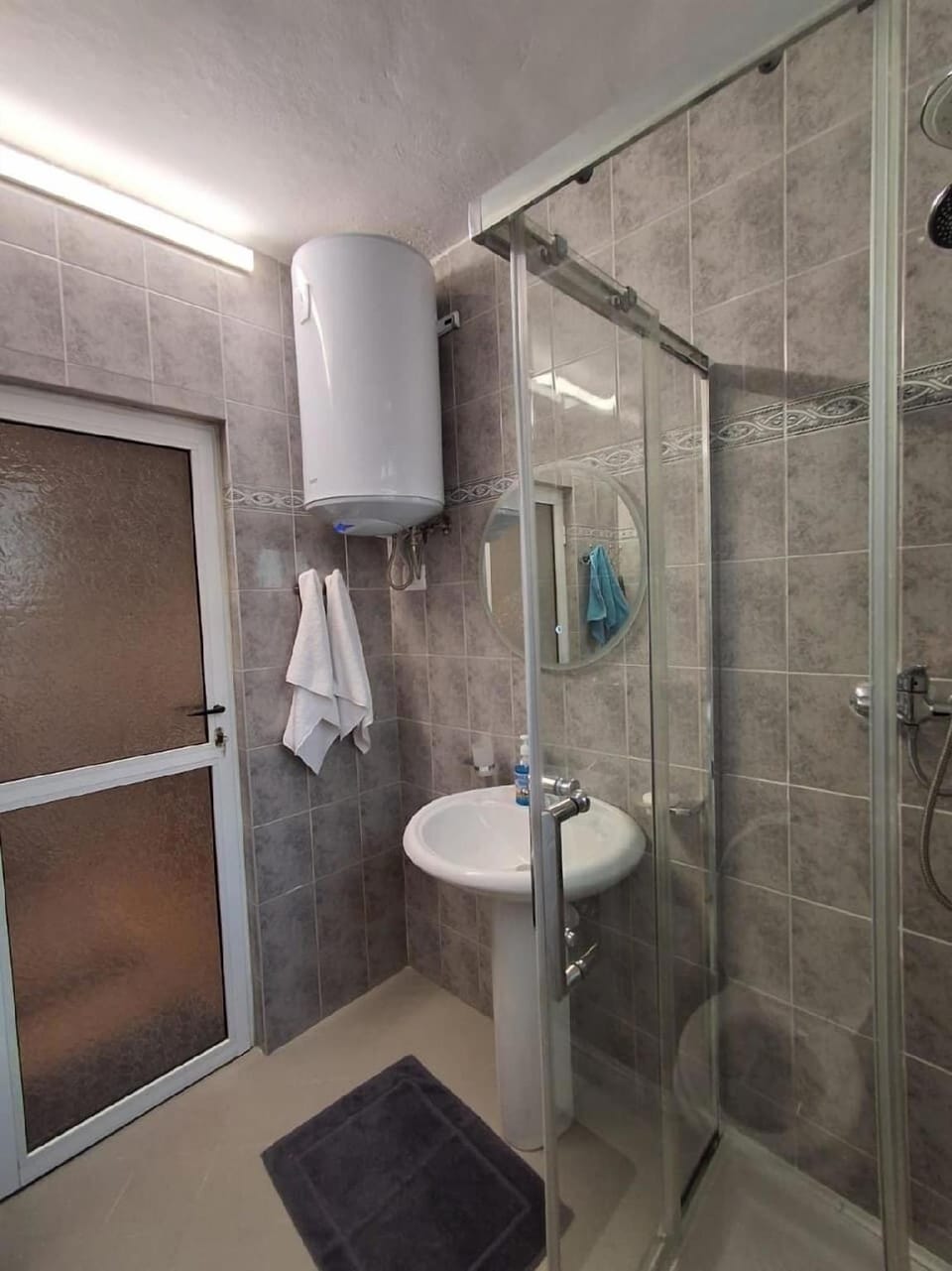 AR Hotel Hotel in Tirana