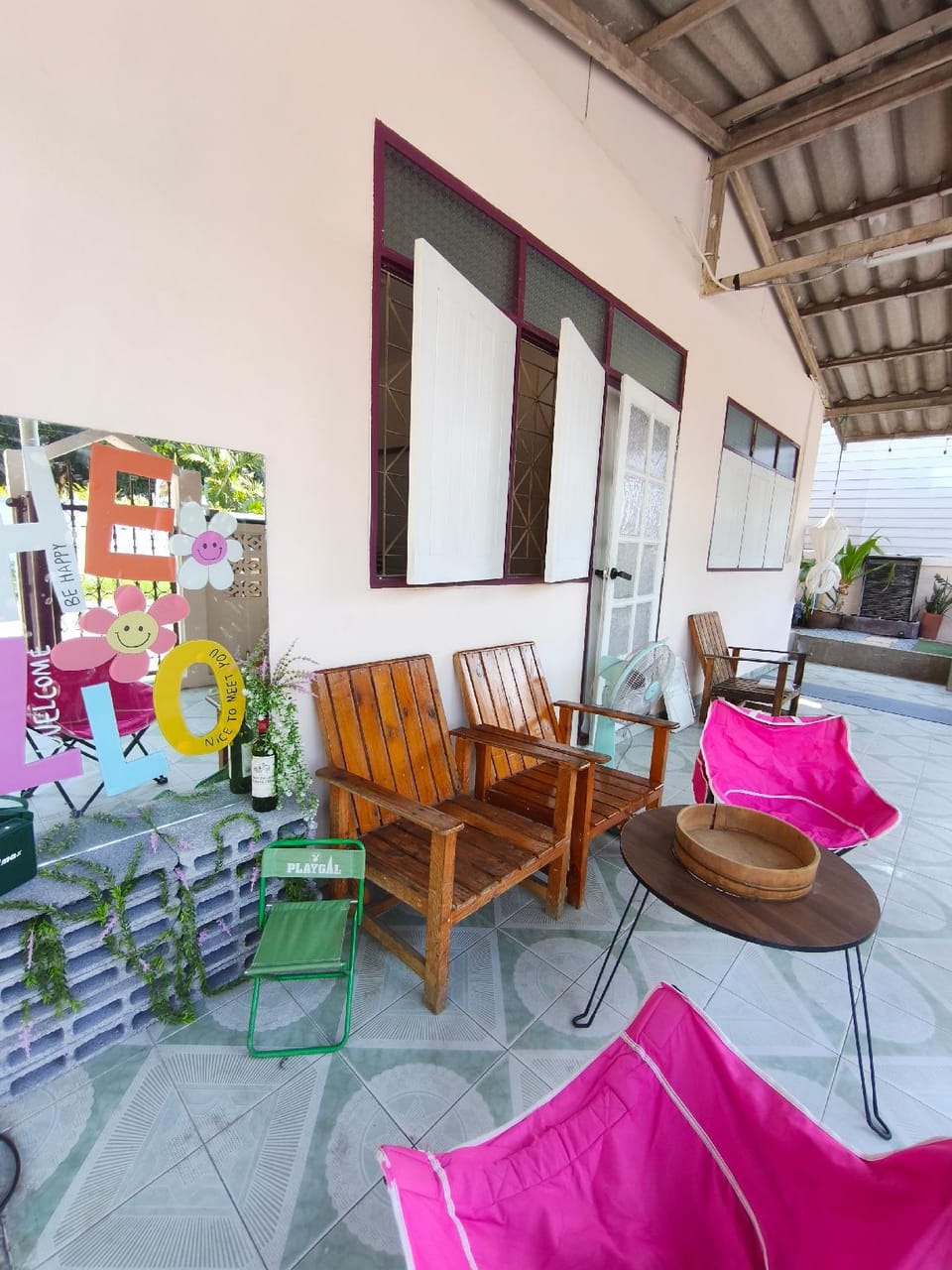 Hug Home Cafe & Stay @Donmueang Hostel in Bangkok