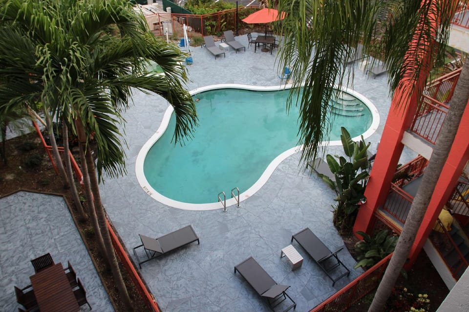 Swimming pool
