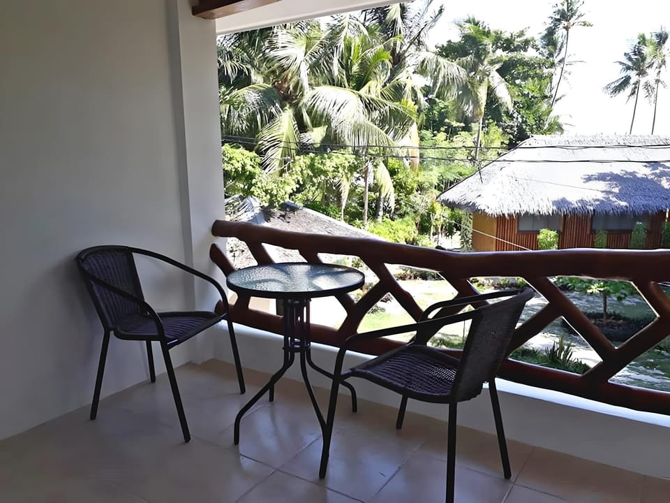Bruce Beach Resort Hostel in Siquijor