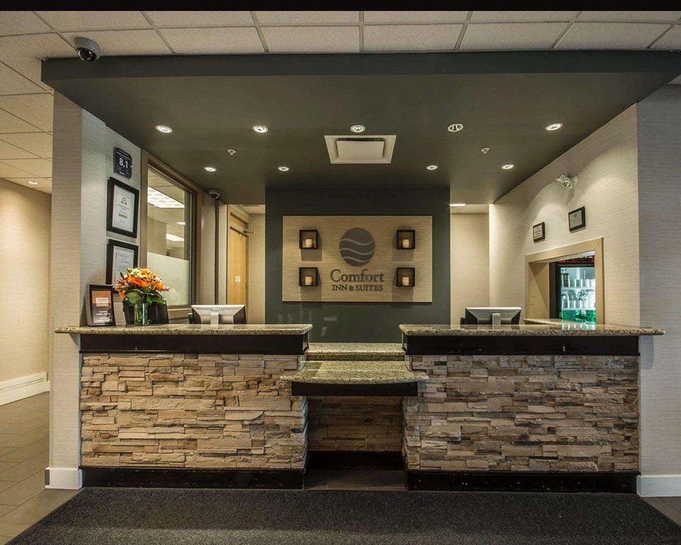 Comfort Inn & Suites Hotel in Surrey