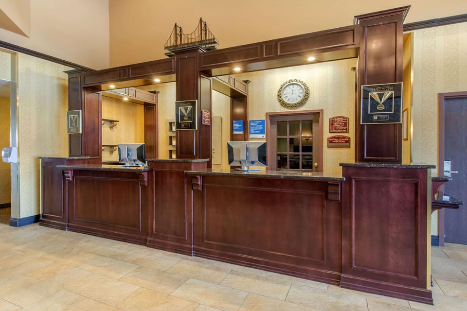 Comfort Inn & Suites Hotel in Levis