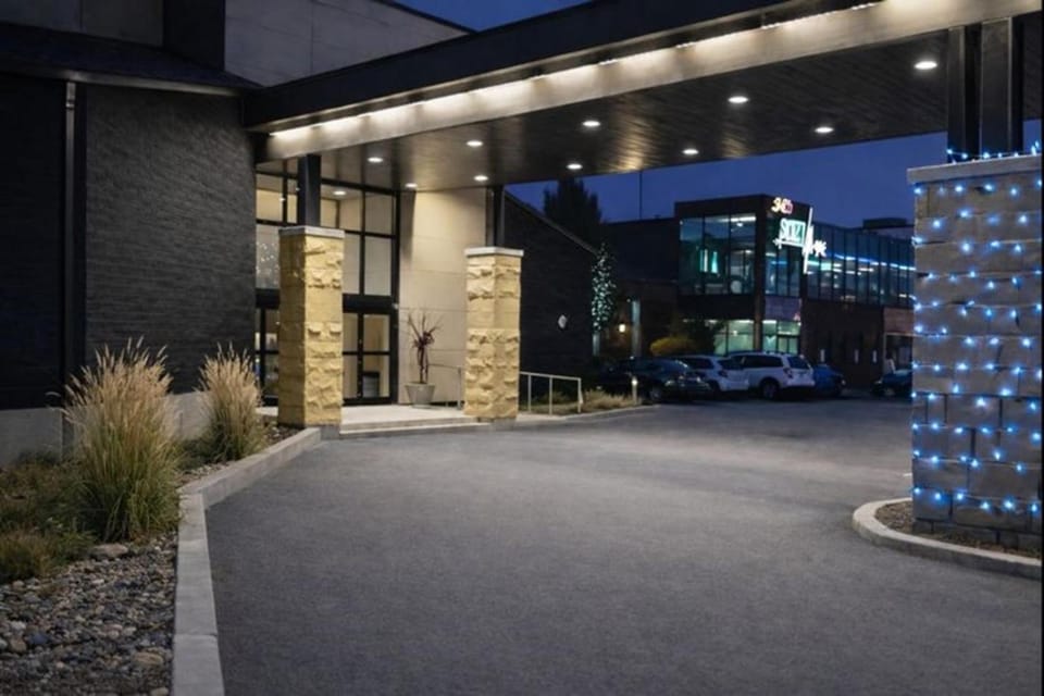 Quality Inn & Suites Hotel in Gatineau
