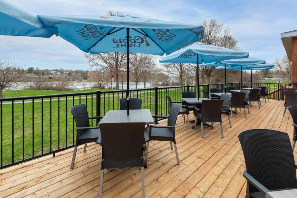 Ramada by Wyndham Arnprior Hotel in Arnprior