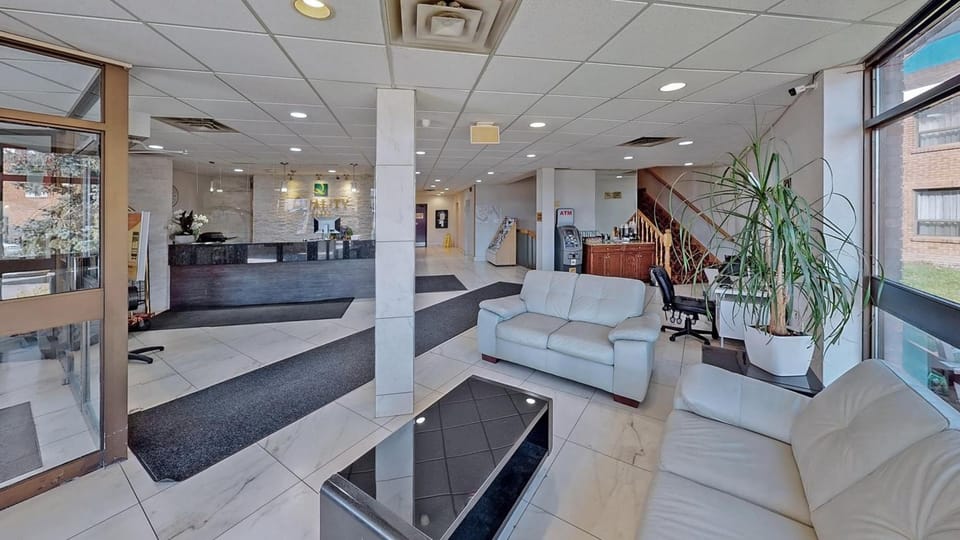 Ramada by Wyndham Arnprior Hotel in Arnprior
