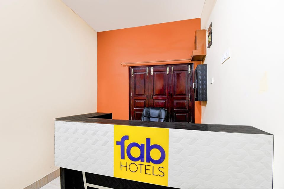 FabHotel RB Palace - Nr. Varanasi Junction (Cantt) Railway Station Hotel in Varanasi