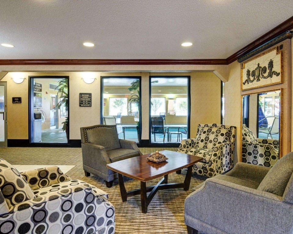Comfort Inn & Suites Conway Hotel in Conway