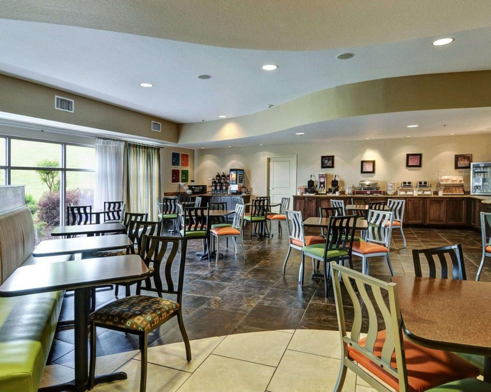 Comfort Suites near Hot Springs Park Hotel in Hot Springs