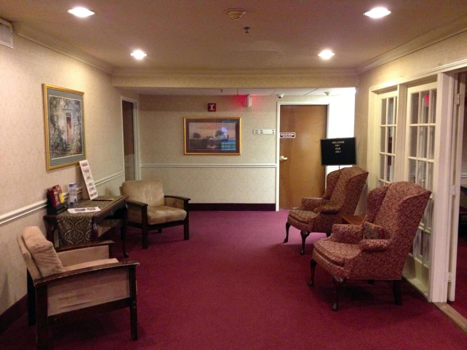 Country Hearth Inn & Suites Willard Hotel in Ohio