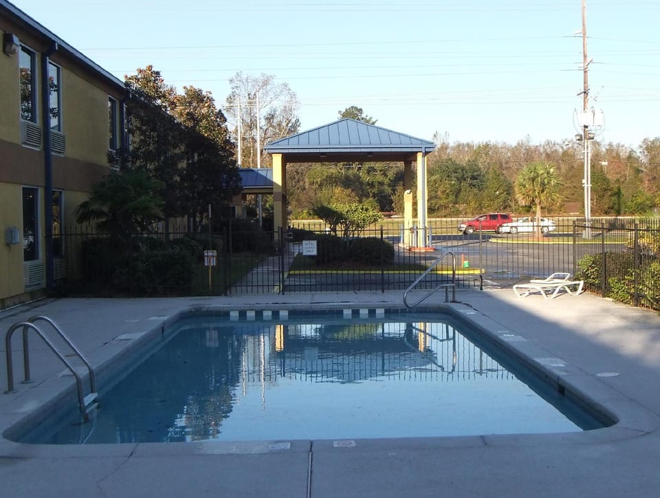 Executive Inn & Suites Baker Inn in Mississippi