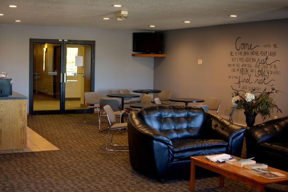 Dutch Country Inn Hotel in Iowa