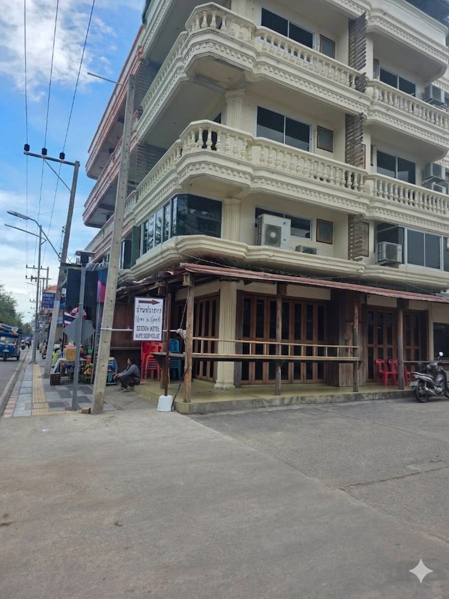 Near the Beach Cha-am Hotel in Thailand
