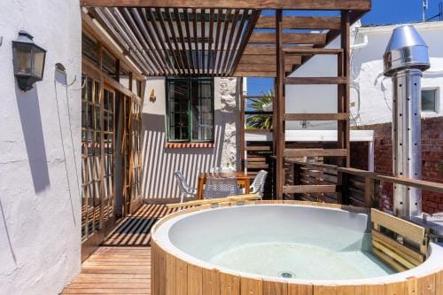 Camps Bay Village - Stone Cottages Hotel in Camps Bay