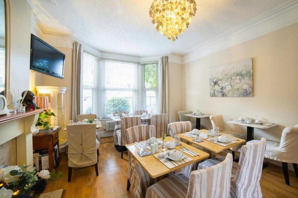 OYO Lina Guest House Hotel in Oxford