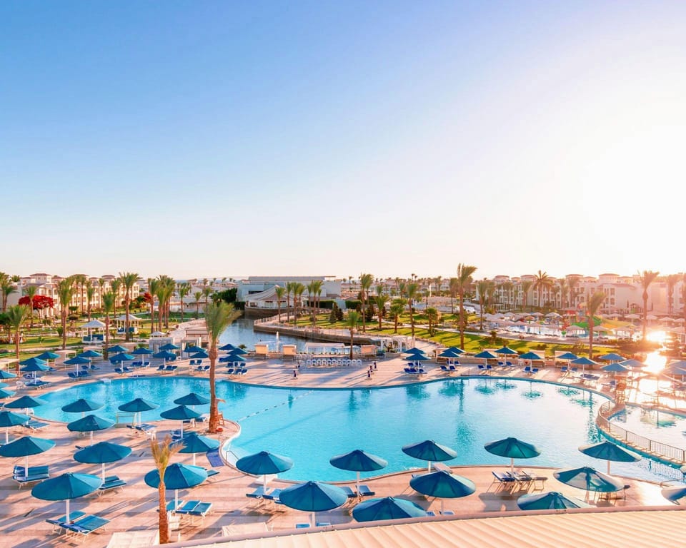 Pickalbatros Dana Beach Resort - Aqua Park Hotel in Hurghada