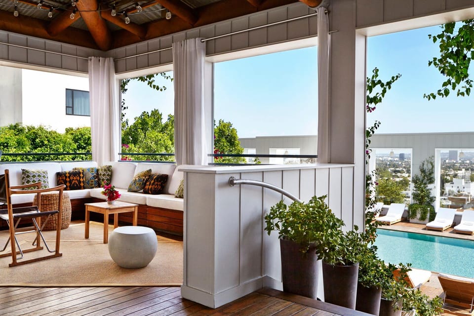 The Valorian Los Angeles, Curio Collection by Hilton Hotel in West Hollywood