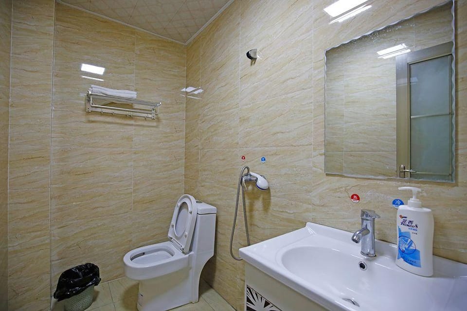 Jufeng Guest Rooms Hotel in Chengdu