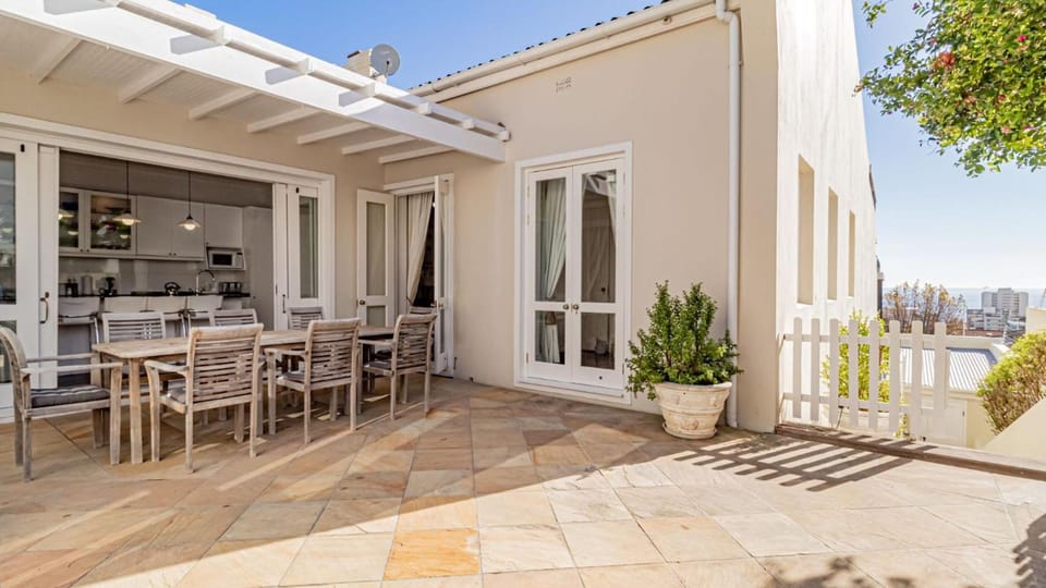 Six Selbourne Hotel in Sea Point