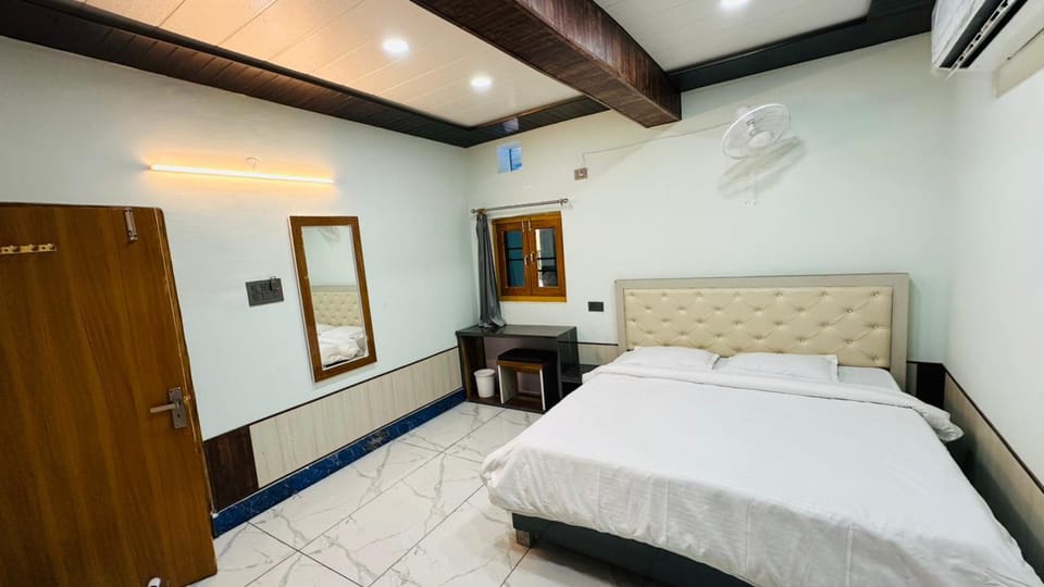 Hotel Pavitra palace  Hotel in Uttarakhand