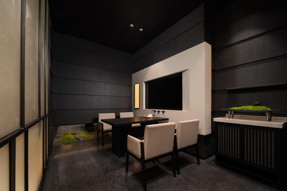 Shared lounge/TV area