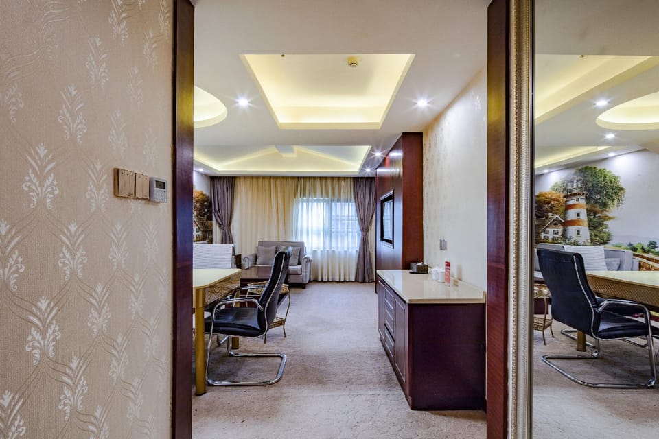 Qingyi Hotel Hotel in Chengdu