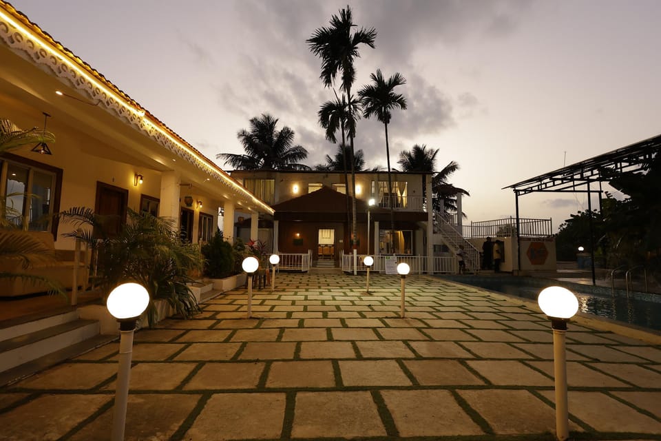 King of kings by iLiF Hotels Hotel in Maharashtra