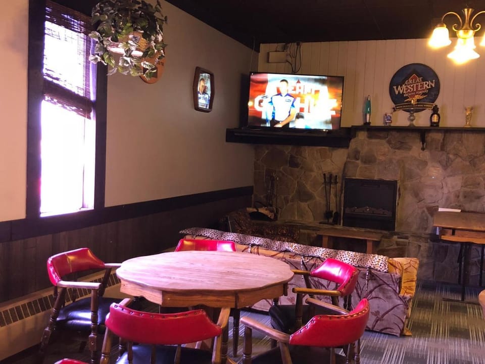 Agassiz Hotel and Restaurant Hotel in Manitoba