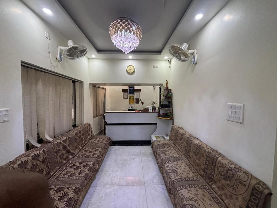 Lucky Guest House Hotel in India