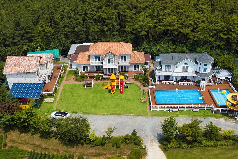 Taean Modern 186 Pension Hotel in South Korea