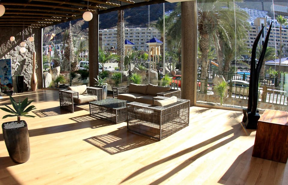 Hotel LIVVO Costa Taurito & Aquapark Hotel in Comarca Sur