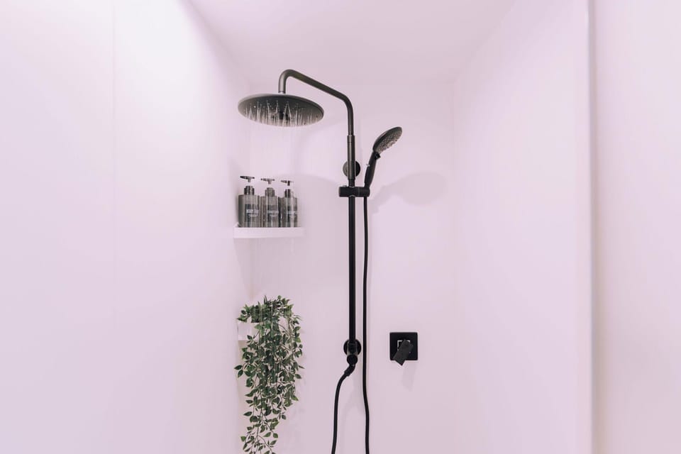 Minimalist Loft 202 Hotel in Osaka