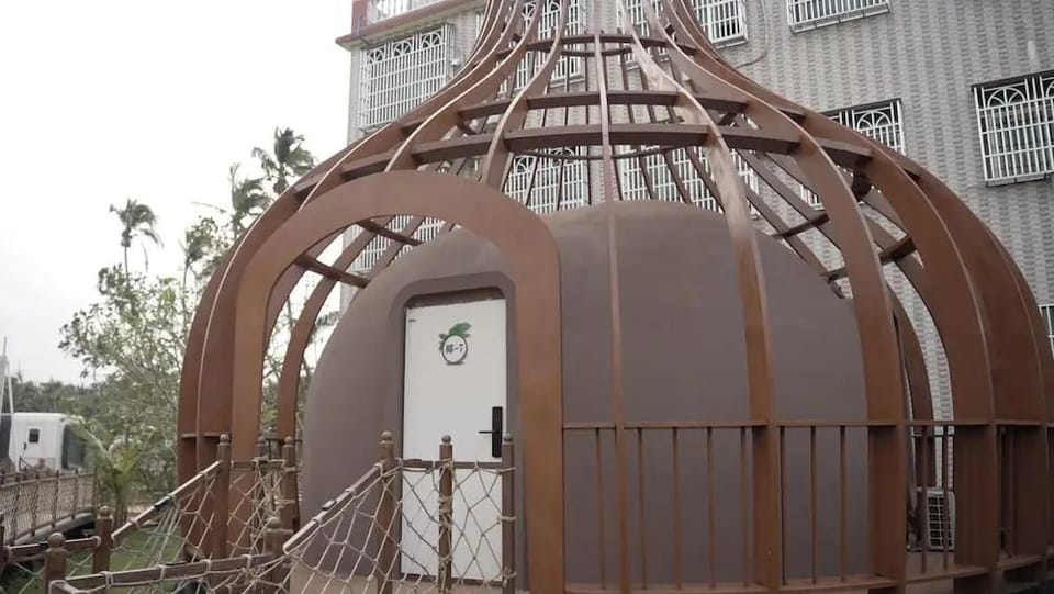 Unicorn Rocket Resort Hotel in Hainan