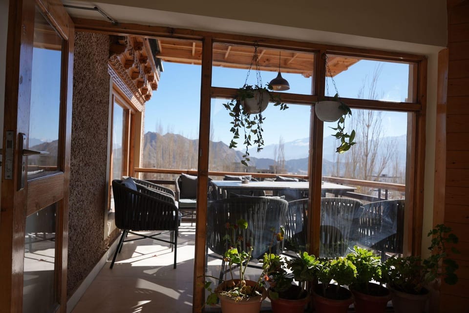 Overland Heights - Near Leh Airport Hotel in India
