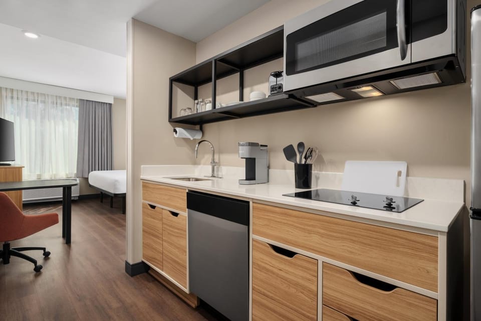LivSmart Studios by Hilton Columbia Greystone Hotel in West Columbia