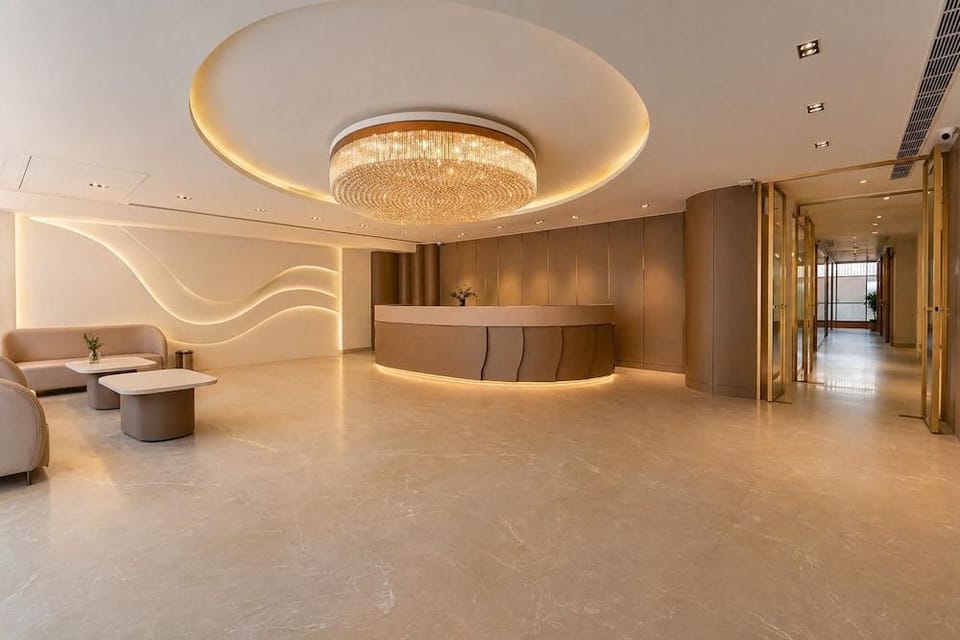 Melange Hotel - Golf course Road Hotel in Gurugram