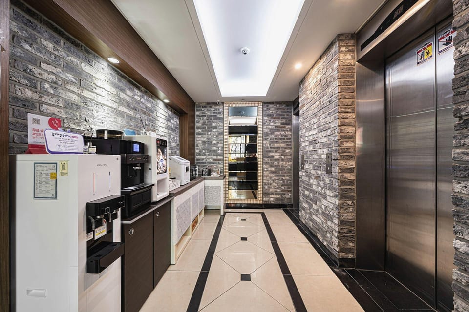 Suwon (Seryu Station) Phoenix Motel in Gyeonggi-do