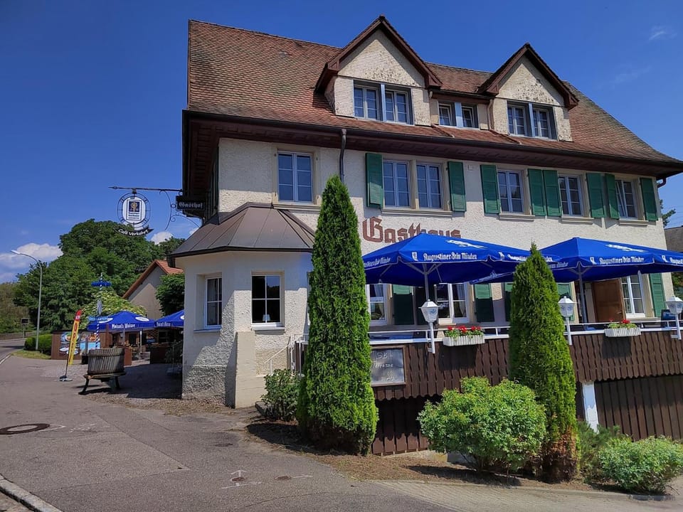 Hotel "Cafe Verkehrt" - Wellcome Motorbiker, Berufsleute und Reisende im Schwarzwald Hotel in Aargau, Switzerland