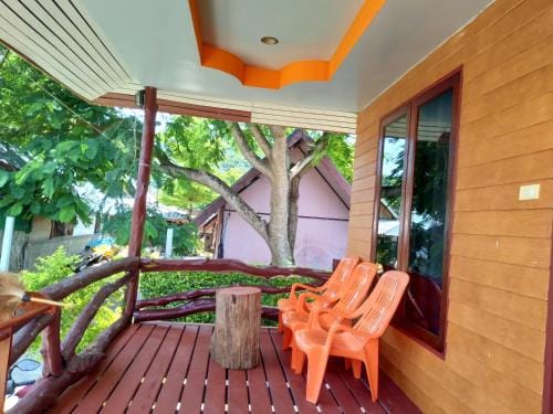 Phi Phi Coralbay Bungalow Hotel in Krabi Changwat