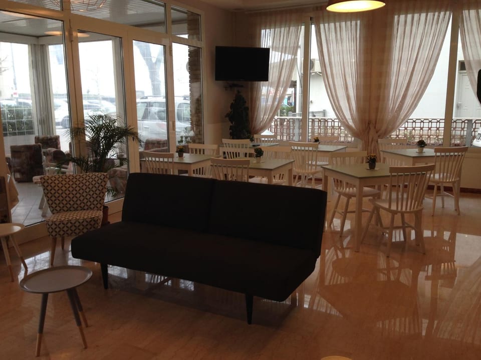 Bar/lounge