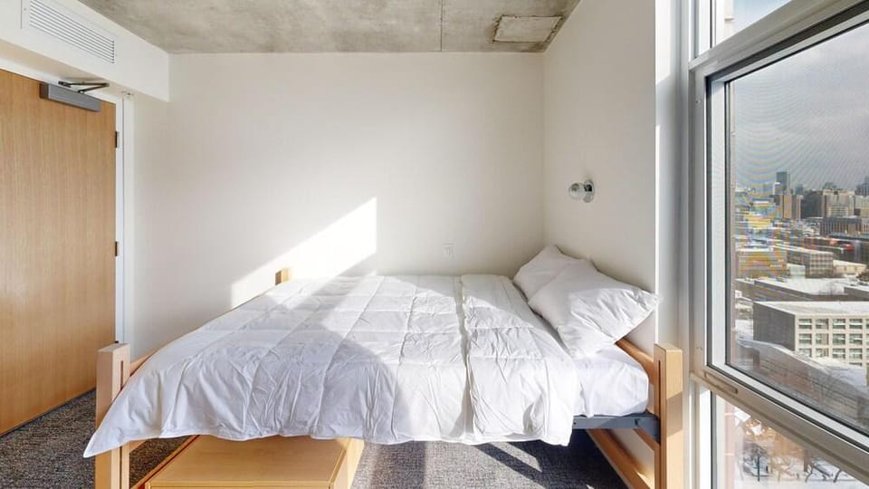 Oak House Residence Hotel in Toronto