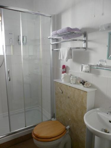 Melbourne Guest House Hotel in Rhyl