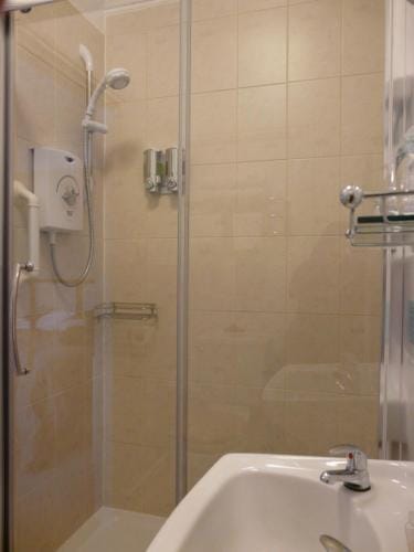 Melbourne Guest House Hotel in Rhyl
