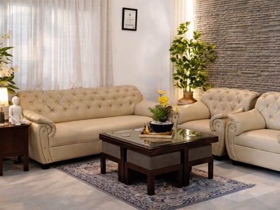 Saffron Inn Hotel in Uttar Pradesh