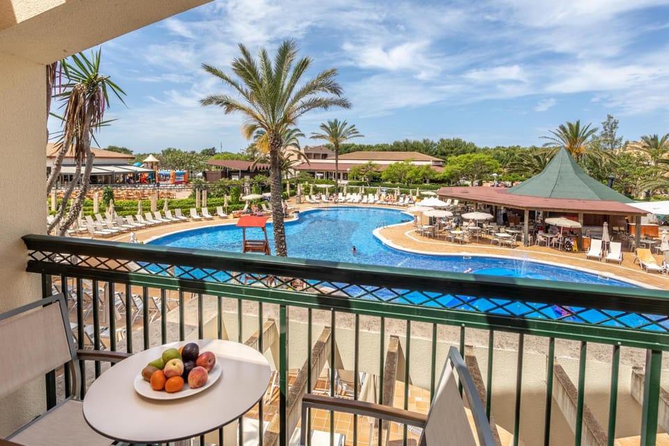 Zafiro Menorca Apartment hotel in Cala en Bosc