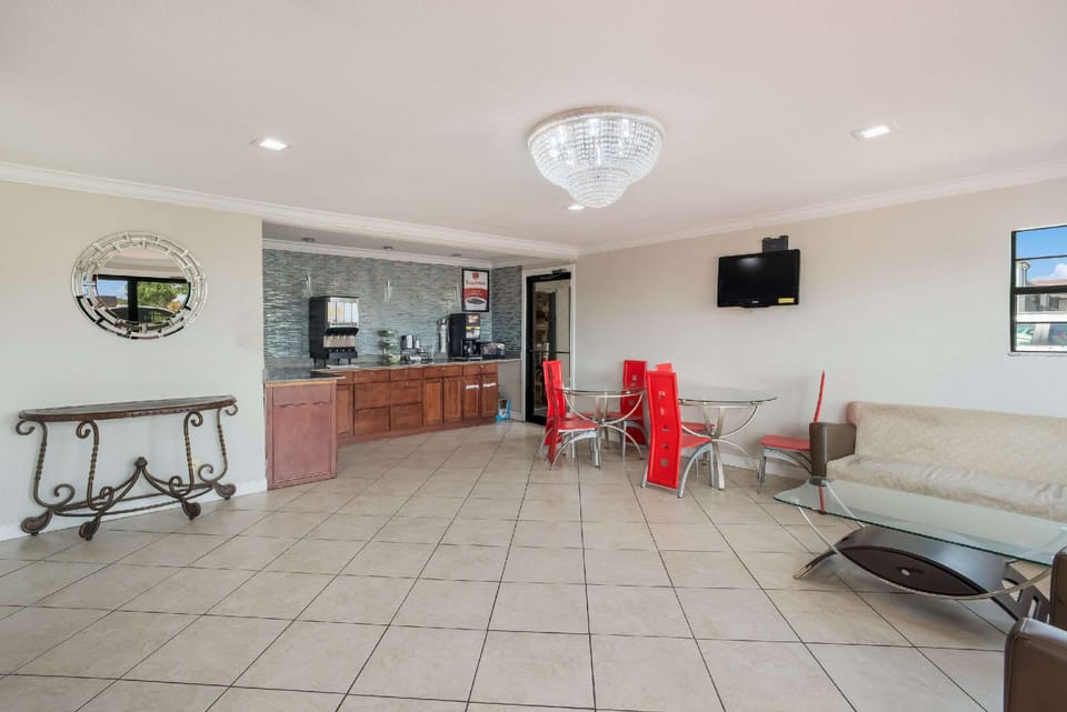 Econo Lodge Lake Charles University Area Hotel in Lake Charles